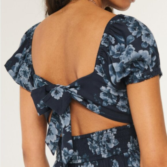 Hollister Saidie Short-Sleeve Tie-Back Midi Dress in blue floral - Picture 2 of 5
